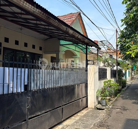 Rumah Jakarta Selatan 4 Kamar 2lt Lokasi Strategis Tebet Furnish 2
