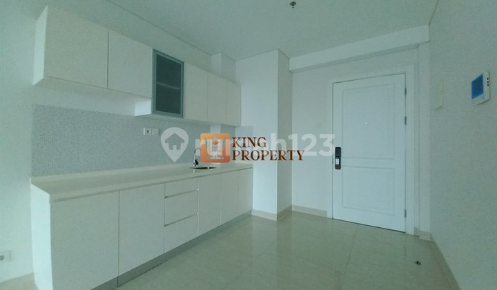 For Rent Unfurnished 2BR Grand Madison Apartment Pool View Near Central Park Taman Anggrek 2