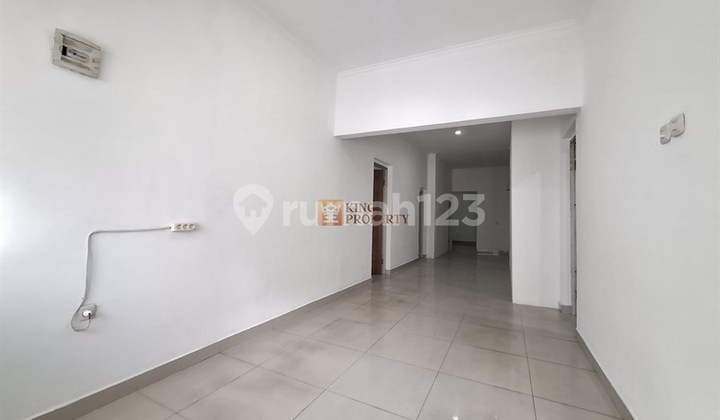 Disewakan Rumah 5 Kamar Strategis Tanjung Duren Ideal untuk Kantor/Rumah Tinggal 2