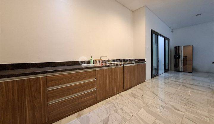foto lainnya town house sringhill golf residence