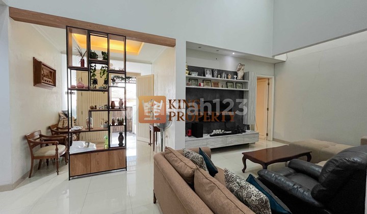 Very Livable For Sale Villa Tomang Mas 2-Storey Fully Furnished House West Jakarta.