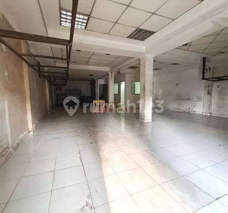 Strategic Two Bridge Shop House! Get 2 for the Price of 1, 3.5 Floors by the Road 434 m2 HGB Angke, West Jakarta 2