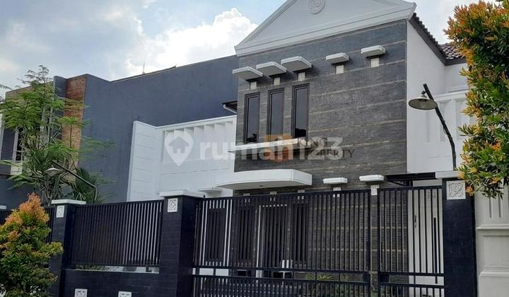 10 Menit ke Mall Puri, Selangkah ke Rs Pondok Indah dan Siloam, Disewakan Minimal 2Tahun Rumah 340M di Kavling Dki Meruya Partially Furnished Siap Huni.