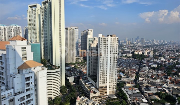 Dijamin Termurah Dan Sudah Rapi, Dijual Cepat 2BR Central Park Residence Investasi Lokasi Emas, Fasilitas Keamanan 24 jam, Kolam Renang & Kolam Renang Anak, Jogging Track, Lapangan Basket, Tennis Court, Gym.