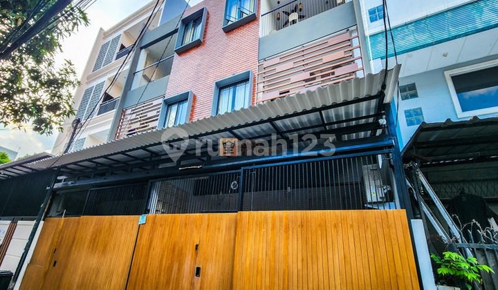 Super Strategis, Dekat Neo Soho, Central Park, Taman Anggrek, Citraland, UNTAR, Trisakti, Ukrida, Binus, Royal Taruma, Dharmais, Harapan Kita, APL Tower, Soho Capital, Mandiri Tower, Dijual Rumah Kost Avela Residence Tanjung Duren Roi 8-10% 3 Lantai Full 