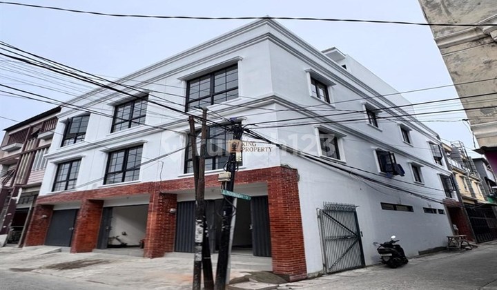 For Rent 4-Story Shop House with Rooftop Modern Industrial Contemporary Design, Near Mangga Dua Square & Ancol, West Pademangan Market, Pademangan Hospital, Santo Leo 2 School
