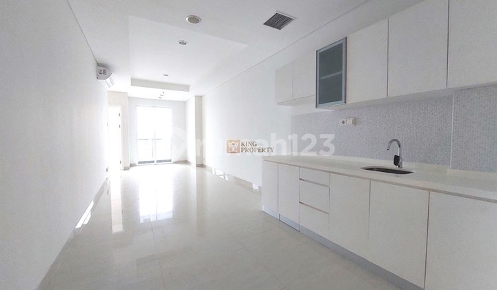 Disewakan 2 Bedroom Condominium Grand Madison Unfurnished Rapi, Terdekat Central Park & Taman Anggrek, Fasilitas Whirlpool, Infinity Pool, Sky Garden, Bbq Area, Sauna, Gym, Outdoor Playground. 2