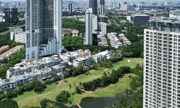 Private Lift & View Golf, Disewakan 2BR Springhill Royale Suites 119 m2 dengan Dekat Gandhi School & Jubille School, RS Mitra Kemayoran, Arena Pekan Raya Jakarta (PRJ), JI Expo Kemayoran.