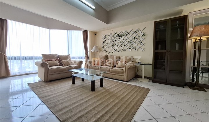 Terhubung langsung MTA Taman Anggrek Mall Hublife, Disewakan 2BR 88m2 Condominium Taman Anggrek Fully Furnished Siap Huni, Jalan Kaki Ke APL Tower dan Central Park Jakarta Barat. 2