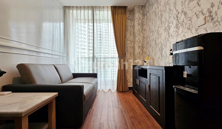 Selling at a Loss: 1 Bedroom Apartment at Taman Anggrek Residences Tares, Fully Furnished, Move-In Ready, Close to Mall, Office Tower, and Campus, West Jakarta