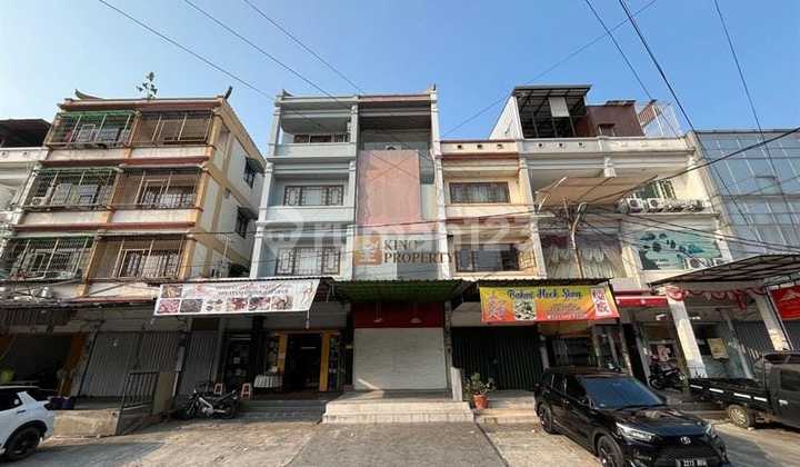 Belakang Sun merry, sebelah Bakmi Hock Seng, Disewakan Ruko Pluit Karang Niaga Dekat Pasar Muara Karang 4 Lantai 252 m2. Limited Item! Dis