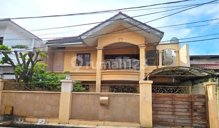 Dekat Wisma Lampung, Central Park Mall Taman Anggrek, Dijual Rumah Design Mediterranian Classic 350m2 Terawat Siap Huni.