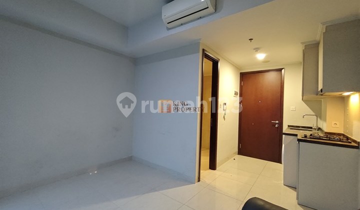 Walking Distance to Green Sedayu Mall, Studio for Rent at Green Sedayu Taman Palem Furnished, City View, Facilities: Swimming Pool, Supermarket, ATM Center, Fitness Center.