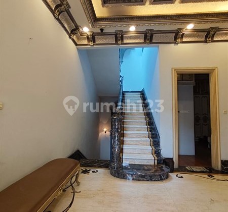 Dekat Harco Mangga Dua & Plaza Mangga Dua, Pasar Mangga Dua, Rs Husada Mangga Besar, Dijual Rumah Mewah di Komplek Mangga Dua Selatan Interior Neo Classical Siap Huni. 2