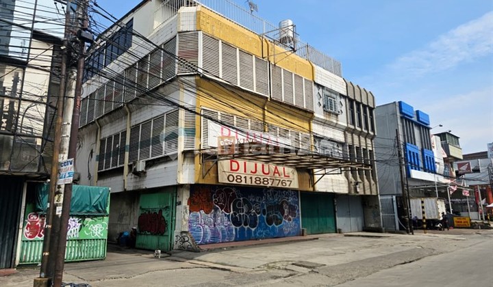 Near Season City & Robinson, Honda dealer, Teluk Gong 2 Market, Atma Jaya Hospital, Budi Agung School, Selling Attached Shophouse Location at Jalan Raya Besar Jembatan Dua Raya, North Jakarta Near Season City & Robinson, Honda dealer, Teluk Gong 2 Market, Atma Jaya Hospital, Budi Agung School, Selling Attached Shophouse Location at Jalan Raya Besar Jembatan Dua Raya, North Jakarta