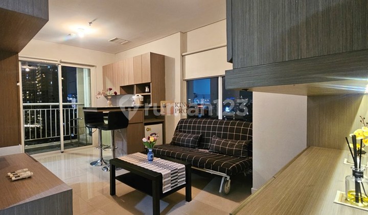 Furnished Interior, Fasilitas Kolam Renang, Gym, Billiard, Sky Garden, Disewakan 2BR Apartemen Madison Park Dekat Mall, Kampus dan Office Tower, Tanjung Duren Jakbar 2