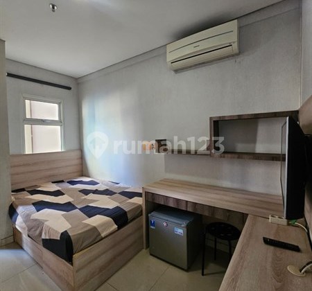 5 Minutes to Untar Trisaksi Ukrida Campus and Apl Tower, Studio Madison Park Furnished Homey for Rent, A Step Away to Central Park Mall Taman Anggrek.