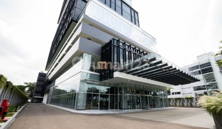 Suitable for Residence / Office, For Rent Soho The Smith Alam Sutera Unfurnished Neat Ready to Use Mezzanine Floor, Close to Binus & Living World Alsut Tangerang