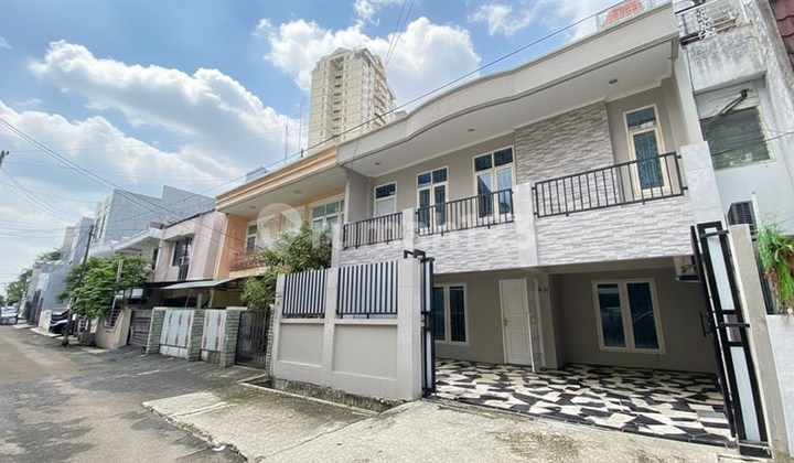 Dijual Rumah SHM 221M di Komplek Bji Mangga Dua Selatan, Dekat Pasar Pagi Mangga Dua, Dekat Itc Mangga Dua & Wtc Mangga Dua, Pasar Mangga Dua, Sma Negeri 1 Jakarta, Rs Husada Mangga Besar.
