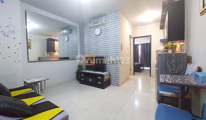 ruang tamu apartemen selangkah ke  mall thamrin