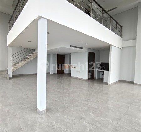 Suitable for Residence / Office, For Rent Soho The Smith Alam Sutera Unfurnished Neat Ready to Use Mezzanine Floor, Close to Binus & Living World Alsut Tangerang 2