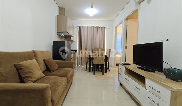 Furnished Lengkap Minimalis, Fasilitas Kolam Renang, Lapangan Basket, Gym, Billiard, Sky Garden, Disewa 2BR Madison Park Dekat Kampus dan Mall Tanjung Duren Jakarta Barat