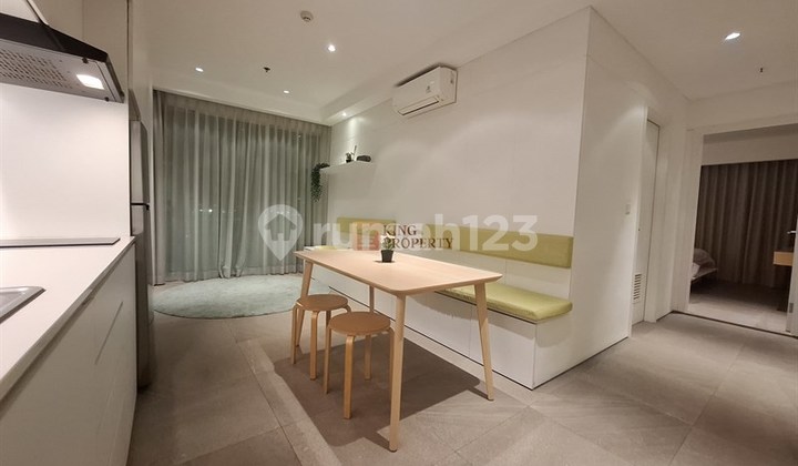 Near MNCTV and RCTI, Kebon Jeruk Toll Access, For Sale 2BR Converted to 1BR Apartment Gallery West Residence Furnished Minimalist Ready to Occupy. 2
