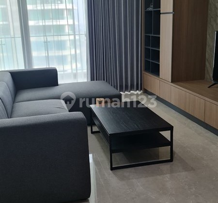 Terhubung Langsung ke Lippo Mall Puri, Dijual Apartemen 4BR St. Moritz Furnished Lux, Fasilitas Kolam renang, Jacuzzi, sauna, fitness, yoga room, Jogging track, lapangan tenis & basket, Sky garden, BBQ area, playground, Private lobby, lounge 2