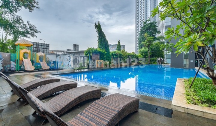 Limited Price, Dijual Murah dibawah harga pasaran 2BR Westmark Fasilitas GYM, SKY Lounge, Swimming Pool, Sebrang Mall Taman Anggrek Residence dan 5 Menit ke Central Park Jakarta Barat.