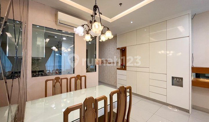 Above CP Mall, Near Trisakti, UNTAR & Royal Taruma Hospital, For Rent 2BR Central Park Residences, Facilities Swimming Pool, Gym, Garden. 2