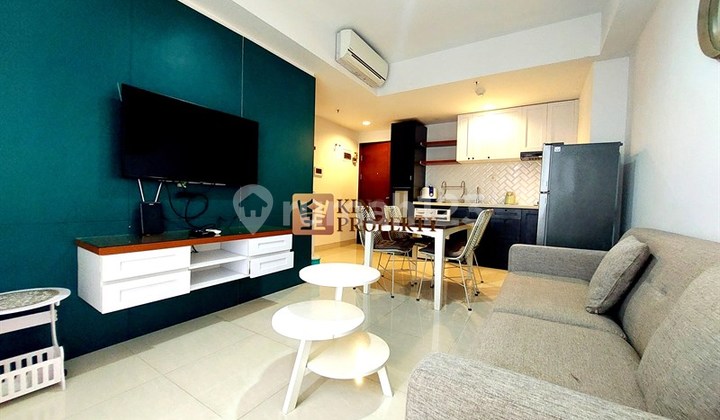 Furnished Interior Lengkap, Fasilitas Swimming Pool, Jacuzzi, Jogging Track, Tennis Court, Yoga Patio, Rooftop Garden & Sky Garden, Disewakan 2BR  Apartemen The Crest West Vista Puri Dekat Tol JORR Bandara Soetta