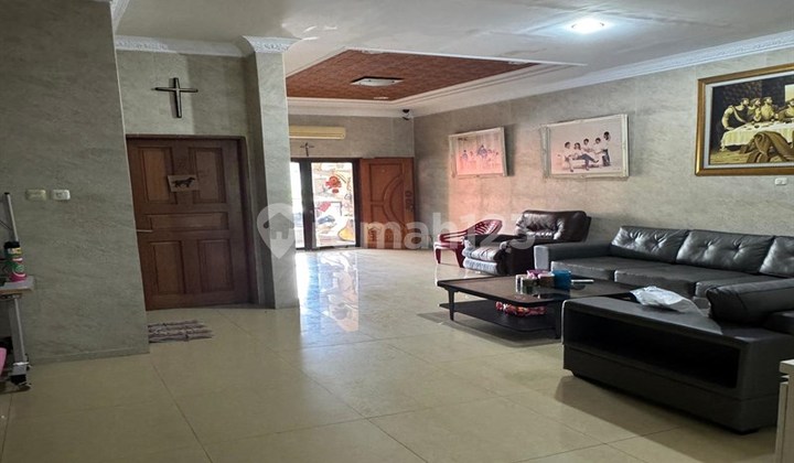 For Sale: SHM House 500M2 in Greenville Partially Furnished, Near Tanjung Duren Central Park, Mall Taman Anggrek & Kebon Jeruk Toll Road.