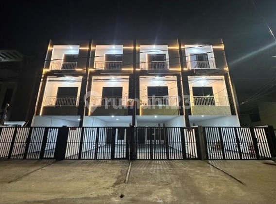 Brand New SHM! Dijual Rumah Modern 3 Lantai Tanjung Duren Lokasi Strategis di Jantung Jakarta Barat Dekat Central Park Mall Citraland, Untar, Trisakti, Ukrida, RS Royal Taruma, Pasar Kopro.