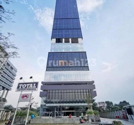 3 Menit ke Binus dan Mall Alam Suter, Disewakan Office Space dan Hunian 2 Lantai The Smith Alam Sutera, Fasilitas High-Speed Elevator, Sky Garden, Kolam Renang & Fitness Center. 2