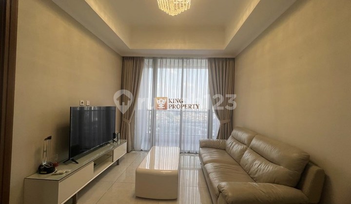 Menempel dengan Taman Anggrek Mall, Fasilitas Swimming Pool, Club House, Spa, Fitness Center, Disewakan Condominium Taman Anggrek Residence Furnished Lengkap.