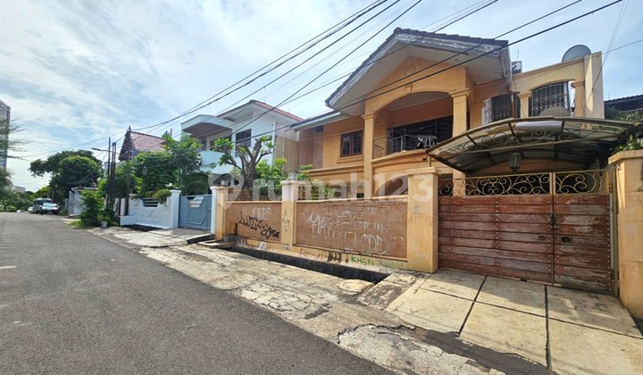 Strategis Dekat Wisma Lampung, Mall Taman Anggrek & Central Park, SDN Kemanggisan 05 Pagi, RS Bhakti Mulia, RS Dharmais, Pasar Slipi Jaya, Rumah di Tomang Cempaka 242m2 SHM Siap Pakai Strategis Dekat Wisma Lampung, Mall Taman Anggrek & Central Park, SDN Kemanggisan 05 Pagi, RS Bhakti Mulia, RS Dharmais, Pasar Slipi Jaya, Rumah di Tomang Cempaka 242m2 SHM Siap Pakai