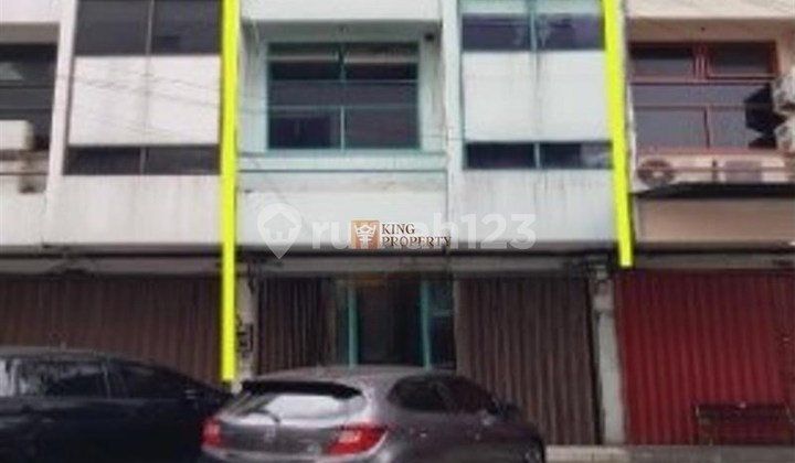 Strategis Jalan Raya, Dekat Siloam Hospital Mampang, Happy Puppy, BPJS Ketenagakerjaan Mampang, Mal Kalibata City Square, Pasar Kaget,  Sumbangsih Duren Bangka Elementary School, Siloam Hospitals Mampang, Dijual Ruko Komplek Perkantoran Buncit Mas 262m2