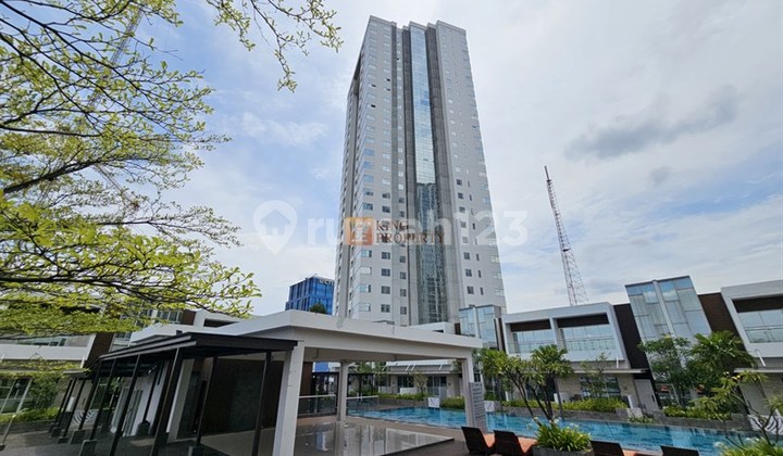 Dekat Stasiun TV RCTI dan MNC, RS Siloam, Mall Central Park, Dijual 1BR AKR Gallery West Residence Furnish Homey, Fasilitas Gym, Lounge, Rooftop Sky Pool & Kolam Renang.