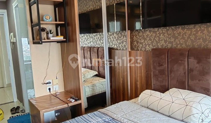 Furnished Interior, Fasilitas Kolam Renang, Lapangan Basket, Gym, Billiard, Sky Garden, Evi Charger Station, Disewakan Studio Apartemen Madison Park Cukup Jalan Kaki Ke Central Park Mall Taman Anggrek, Kampus Untar Trisakti 2
