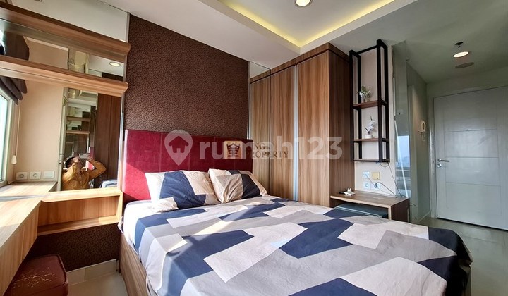 Behind Central Park Mall Taman Anggrek, For Sale Madison Park Studio Furnished Neatly & Comfortably Ready to Occupy, Facilities Swimming Pool, Basketball Court, Gym, Billiard, Sky Garden, EV Charger Station.