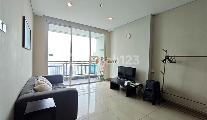 Hunian diatas Mall Central Park Residence Type 2BR Furnished Nyaman, Fasilitas Kolam Renang Whirpool, Gym, Jalan kaki ke APL Tower dan Taman Anggrek.