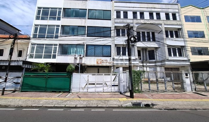 Dijual Ruko Strategis di Pusat Bisnis Cideng, Cocok untuk Kantor, Toko, Klinik, atau Usaha Komersial Lainnya. Berada di Area Ramai dan Mudah Diakses Dari Berbagai Arah (Tanah Abang, Harmoni, Tomang).