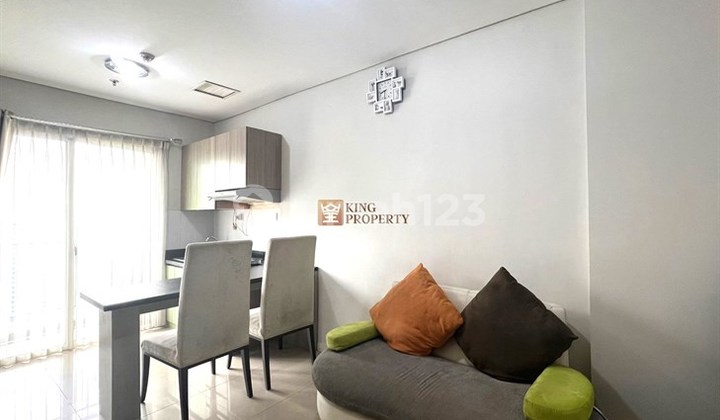 Selangkah ke Mall Central Park, APL Tower, Fasilitas Gym, Kolam Renang, Lapangan basket, EV Charger, Disewakan 2BR Madison Park Furnished Homey Lengkap 2