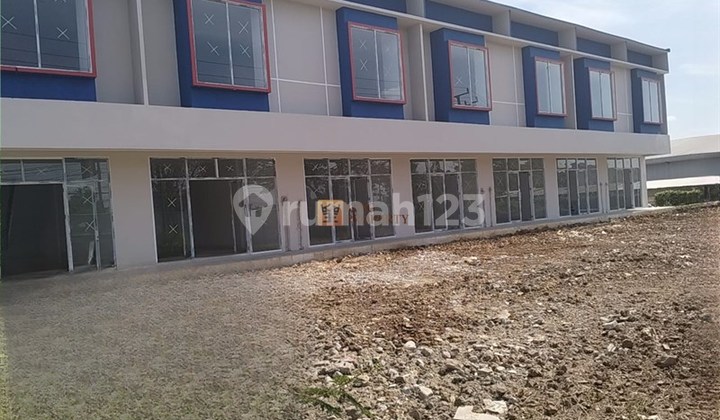 For Sale 2-Story Shophouse in Cikande Modern Bizhub, Modern Minimalist Industrial Design, Unfurnished, Very Strategic Location in the Cikande Industrial Area, Serang, Banten.
