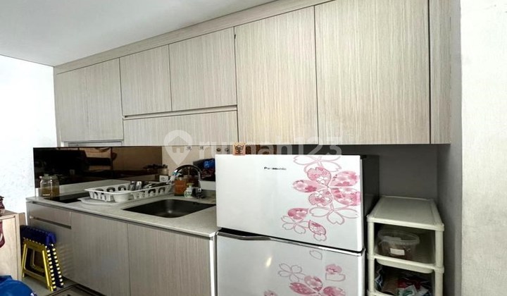 Minimalist Furnished 2BR for Rent at Taman Anggrek Residences, Near Trisakti-Untar Central Park Mall, Facilities Include Swimming Pool, Basketball Court, Tennis Court, Gym, Sauna Spa. 2