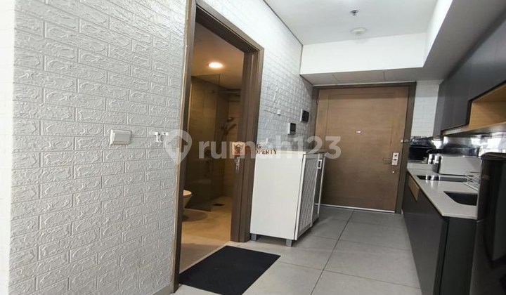 Connected to Hublife Mall, Studio for Sale in Taman Anggrek Residence Fully Furnished, Facilities: Swimming Pool, Clubhouse, Basketball Court, Tennis Court, Gym 2