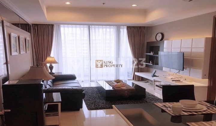 Connected to Hublife Mall Taman Anggrek, Facilities include Swimming Pool, Gym, Meeting Room, For Rent 2BR Condominium Taman Anggrek Residence TARES Furnished Luxuriously.