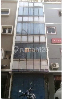 Near Duri Station, Season City & Kota Tua, For Sale 4-Story Robinson Shop Apartment Ready to Use, Strategic Location by Jembatan Dua Road. Near Duri Station, Season City & Kota Tua, For Sale 4-Story Robinson Shop Apartment Ready to Use, Strategic Location by Jembatan Dua Road.
