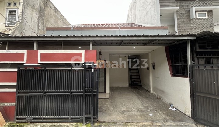 Rumah Minimalis 200m Bebas Banjir, Baru Renovasi, Disewakan Rumah Duta Raya, Dekat Citraland, Kedoya, Patra Market, Yayasan Pendidikan Al-Chasanah, RS UKRIDA. Rumah Minimalis 200m Bebas Banjir, Baru Renovasi, Disewakan Rumah Duta Raya, Dekat Citraland, Kedoya, Patra Market, Yayasan Pendidikan Al-Chasanah, RS UKRIDA.
