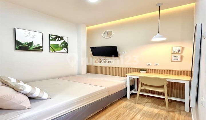 Profitable Boarding House Investment for Sale Luxury Boarding House in North Tomang Fully Furnished Near Trisakti, Untar & Taman Anggrek Mall, Facilities Include Automatic Massage Chair, Fitness Corner, Shared Kitchen.